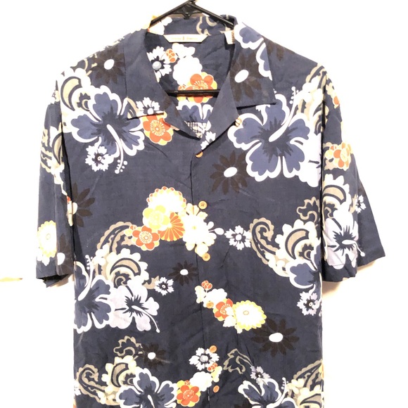 Tommy Bahama dress button up Hawaiian T-shirt - Picture 2 of 5